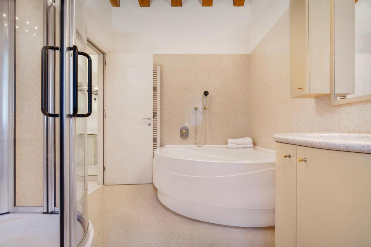 Villa Dismero-Un oasi di lusso e privacy Brenzone sul Garda Esterno foto